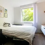 Cozy In Centre Of 10 Vrsovice Apartment
