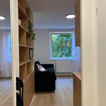 Cozy In Centre Of 10 Vrsovice Апартаменты *