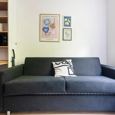 Cozy In Centre Of 10 Vrsovice Апартаменты *