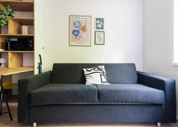 Cozy In Centre Of 10 Vrsovice Apartment *
